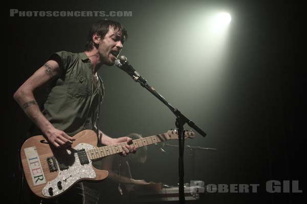 HANDSOME FURS - 2009-02-11 - PARIS - Point Ephemere - Dan Boeckner